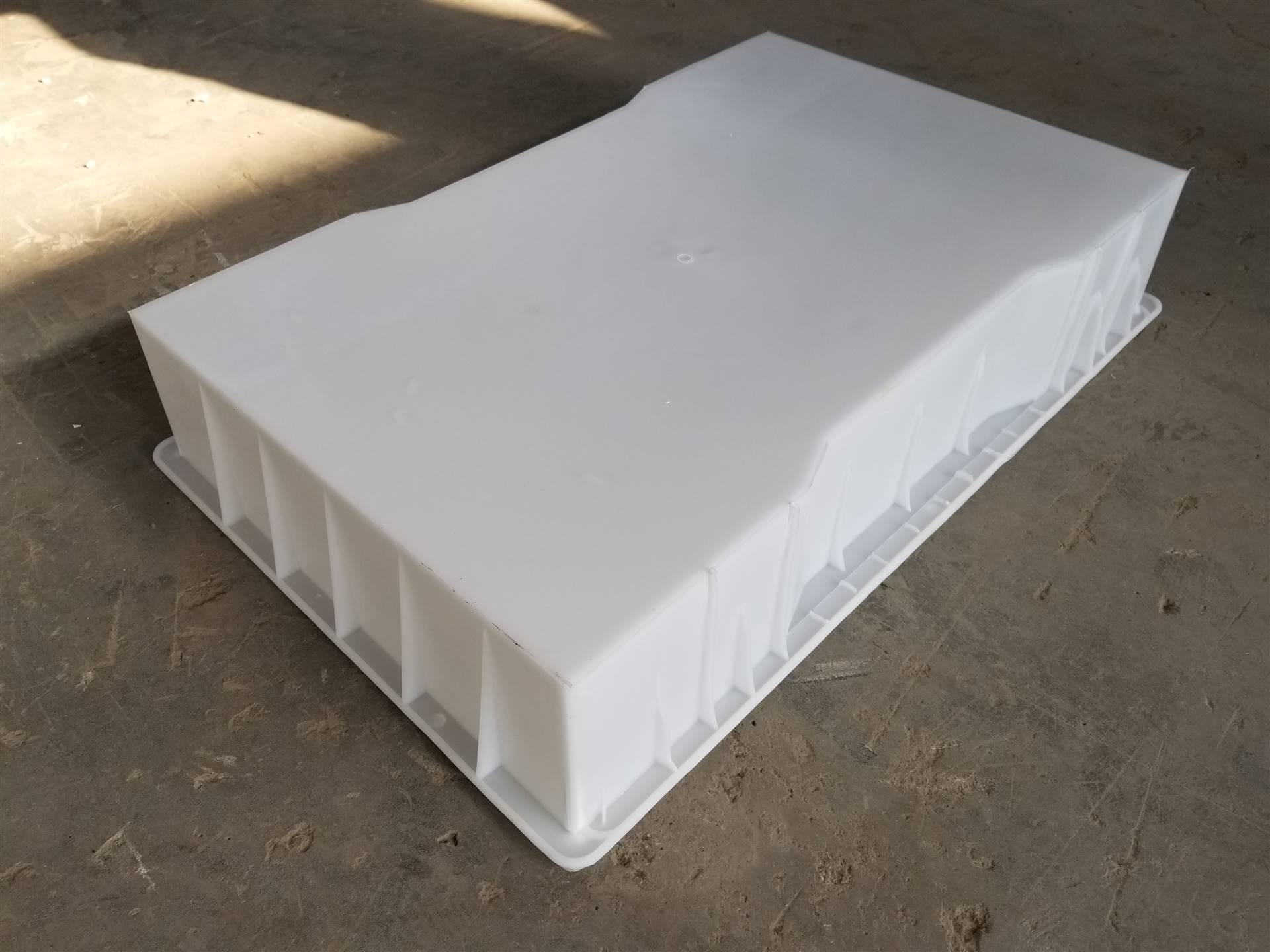 1608687618942911.jpg 盖板模具