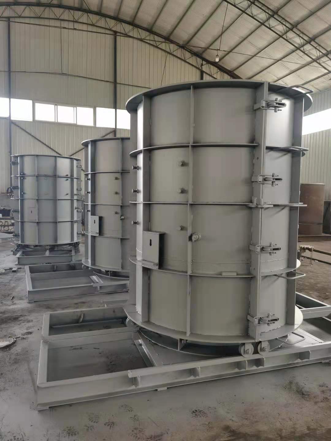 1630648355456494.jpg 多功能检查井模具6.jpg